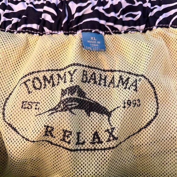 Tommy Bahama Relax Swim Trunks Board Shorts Lined Mens Beige Black Plaid Size XL - Picture 6 of 10